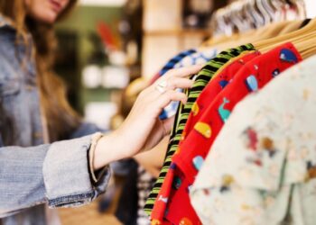 Consumo das famílias brasileiras cresceu 3,89% em 2022