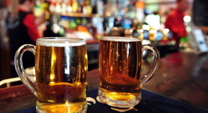 Uso abusivo de álcool entre brasileiras cresce em dez anos
