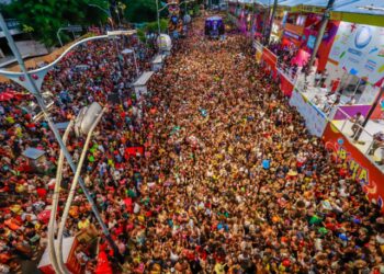 Carnaval Salvador atrai 1,3 milhão de turistas do Brasil e do mundo