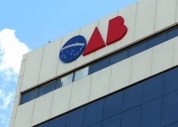 Seccional estadual da OAB nomeia cachorro diretor de coordenadoria