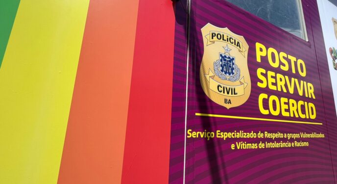 Salvador: Mulher que chamou ambulante de macaco é presa pela PC