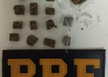 PRF prende dupla na Bahia, um por tráfico de drogas e outro que possuía mandado de prisão