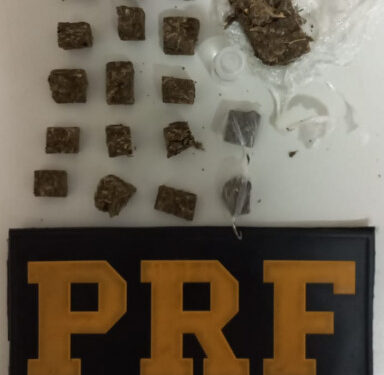 PRF prende dupla na Bahia, um por tráfico de drogas e outro que possuía mandado de prisão