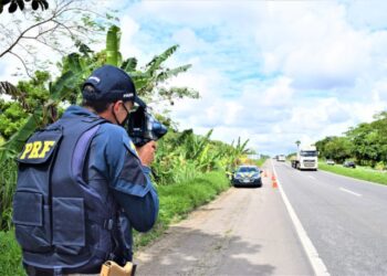 PRF alerta sobre os riscos do excesso de velocidade no carnaval