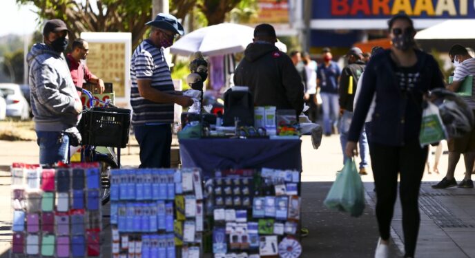 Desemprego subiu nos últimos três meses, diz IBGE