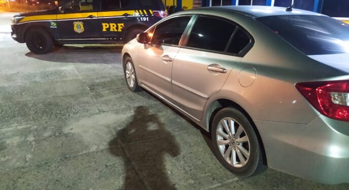 PRF recupera 4 veículos roubados na Bahia