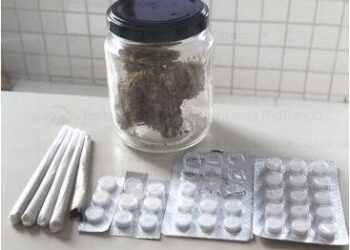 Depois de quase colidir com viatura, PRF flagra caminhoneiro com maconha e rebite