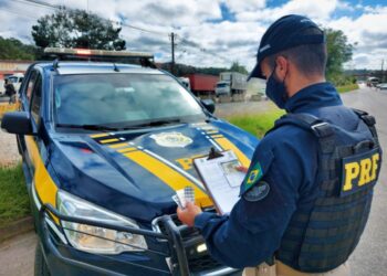 Motorista de carreta é flagrado com dezenas de comprimidos de rebite na Bahia