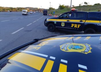 Mulher vai à porta da PRF com ciclomotor roubado e é detida na Bahia