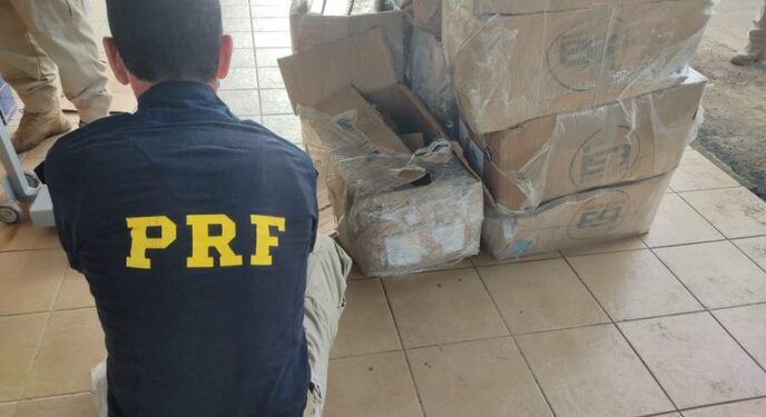 PRF apreende 520 kg de maconha e 20 Kg de cocaína na Bahia