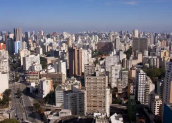 Casal terá de pagar R$ 800 mil a idosa por trabalho doméstico análogo à escravidão por 33 anos