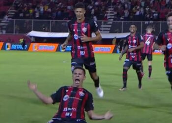 Brasileiro: Vitória estreia vencendo bem a Ponte Preta