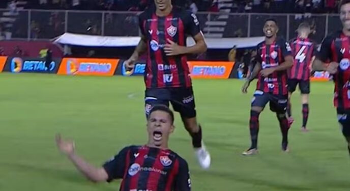 Brasileiro: Vitória estreia vencendo bem a Ponte Preta