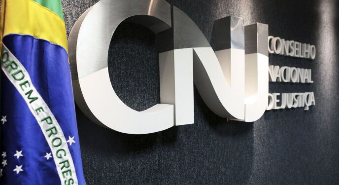 CNJ aposenta compulsoriamente juiz e desembargadores do TRT baiano