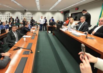 Conselho ‘Sem’ Ética da Câmara abre processo contra 7 deputados