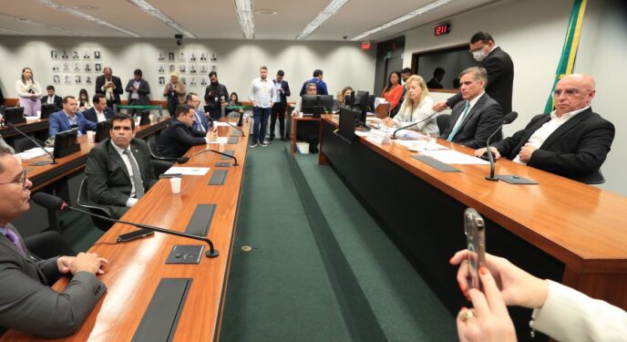 Conselho ‘Sem’ Ética da Câmara abre processo contra 7 deputados