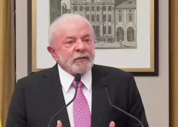 Esposas de ministros do governo Lula assumem cargos com salários de até R$ 37,5 mil