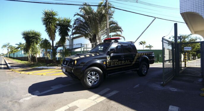 Ex-presidente Jair Bolsonaro é alvo de operação da PF