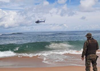 PM baiana flagra homens com compressores para suposta pesca irregular