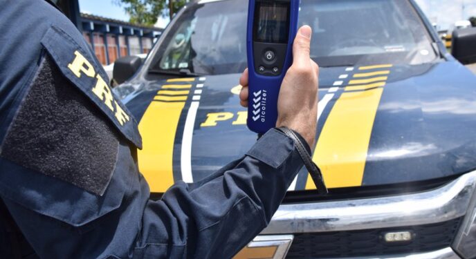 Embriagado motorista se envolve em acidente de trânsito na Bahia