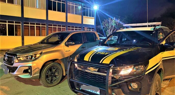 Empresário paga R$ 160 mil em Hilux adulterada e acaba detido na Bahia