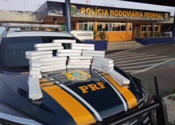 PRF apreende 27 Kg de maconha e prende homem por tráfico de drogas na Bahia