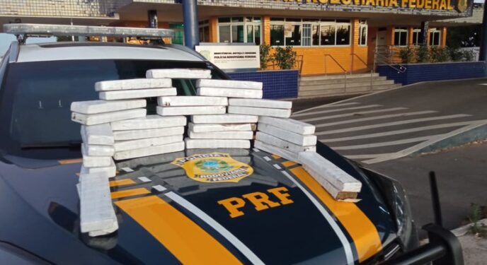 PRF apreende 27 Kg de maconha e prende homem por tráfico de drogas na Bahia