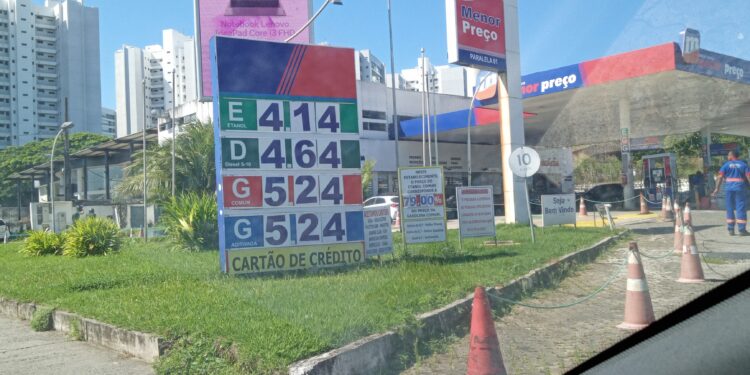 Gasolina já subiu quase 4% hoje