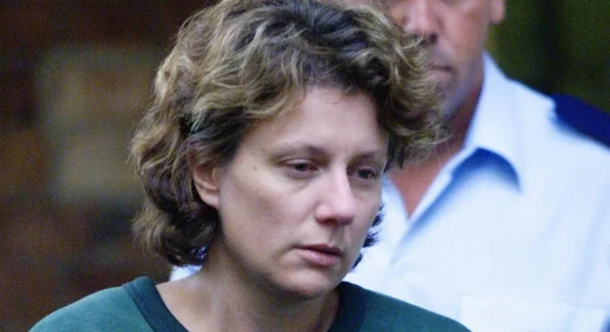 Mãe é inocentada da morte dos 4 filhos após 20 anos na prisão