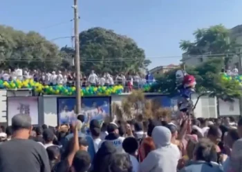 Ministro é vaiado durante a Marcha para Jesus