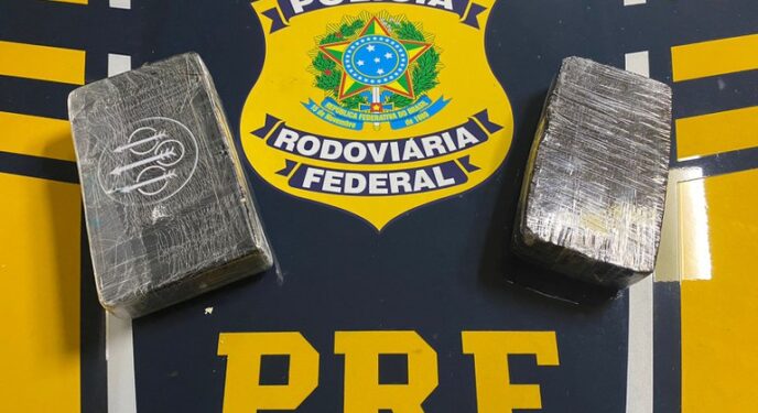 Mulher presa na Bahia levava cocaína e crack para pagar dívidas com traficantes