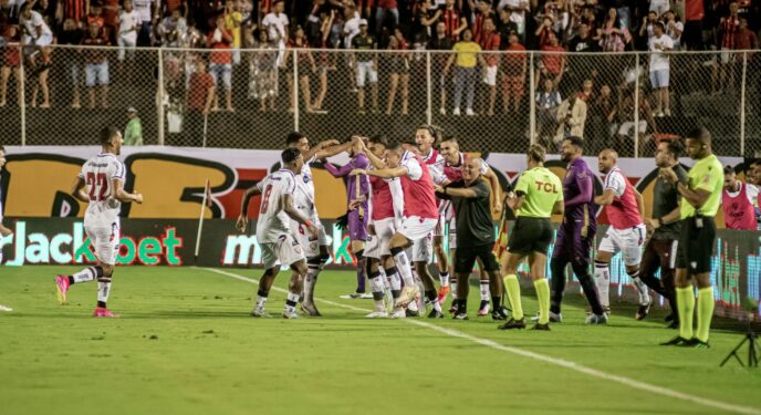 Brasileiro: Vitória derrota Ituano e garante a liderança