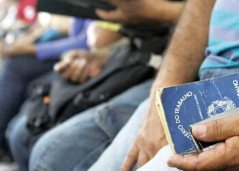 Ministro culpa juro pelo pior desempenho em 4 anos na criação de emprego