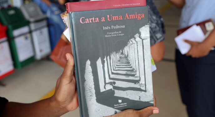 Salvador: Projeto distribui gratuitamente 6 mil livros nesta terça, 25