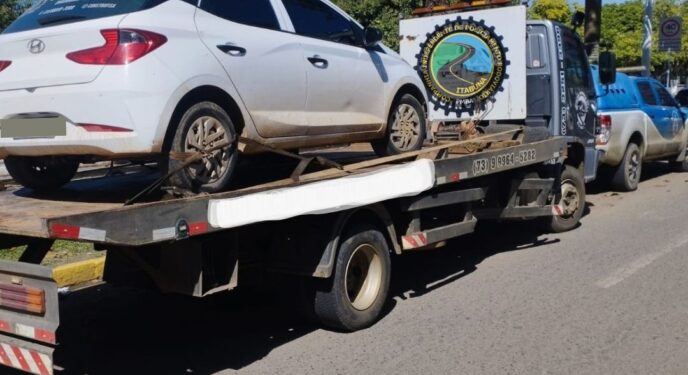 PM prende trio com carro, arma e rádios comunicadores na Bahia