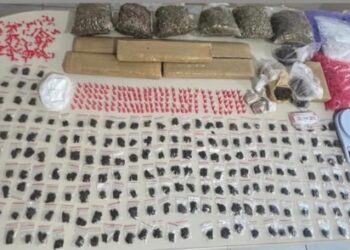 PM encontra 3 kg de drogas e 2.800 pinos de cocaína na Bahia