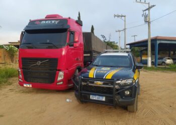 PRF flagra crime fiscal durante abordagem de caminhão na Bahia