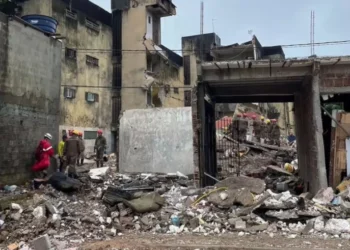 Prédio desaba e deixa ao menos 8 mortos no Grande Recife