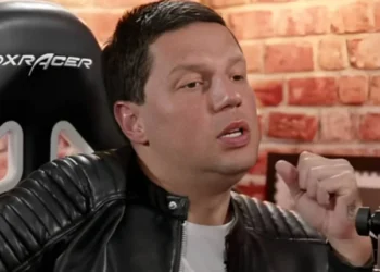 Juiz determina penhora de prêmio de cantor vencedor de reality show