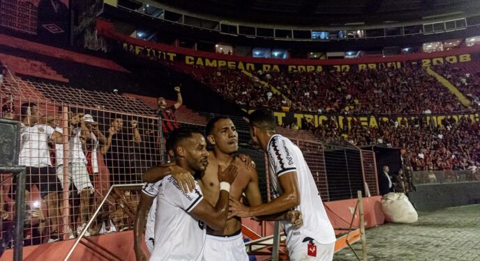 Brasileiro: Vitória vence o Sport e lidera a Série B
