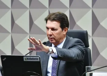 Fotógrafo da EBC invade privacidade e é proibido de acompanhar sessões da CPMI