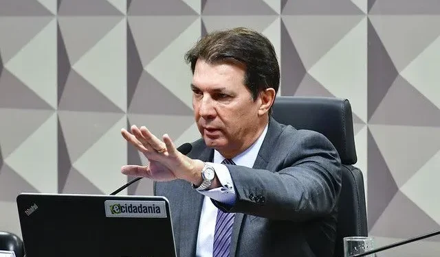 Fotógrafo da EBC invade privacidade e é proibido de acompanhar sessões da CPMI