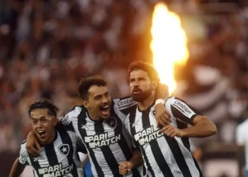 Brasileiro: Bahia perde para o Botafogo que iguala marca histórica