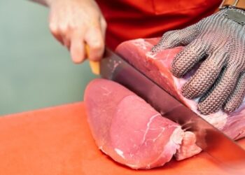 Uso de faca de açougueiro em roubo justifica aumento de pena