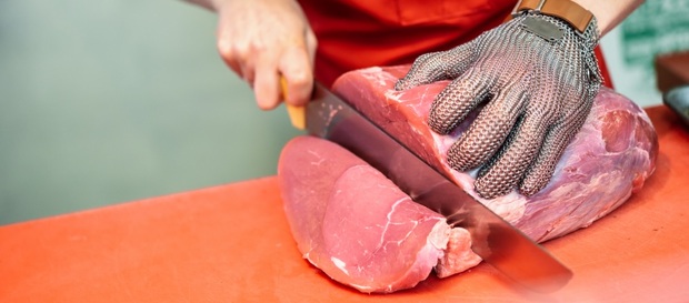 Uso de faca de açougueiro em roubo justifica aumento de pena