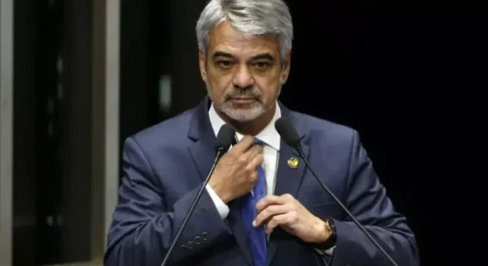 Juiz quebra sigilo bancário de ex-assessor de senador por suspeita de fraudes no leite