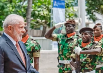 Lula volta a mentir no exterior ao dizer que ‘pedaladas fiscais’ de Dilma não existiram