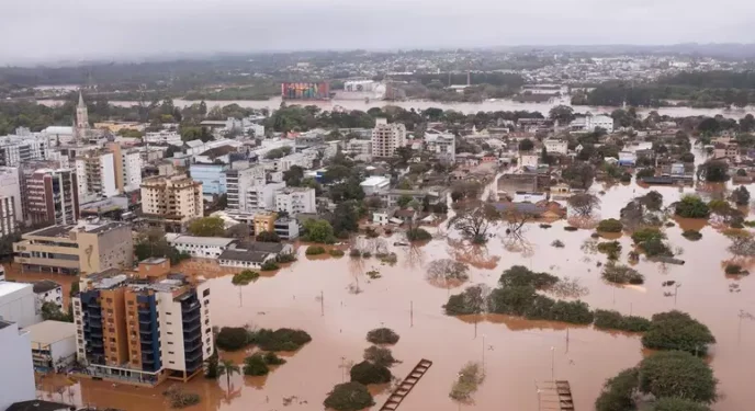 RS: Idosa de 99 anos sobrevive ao ciclone após ficar 8h só com a cabeça fora da água