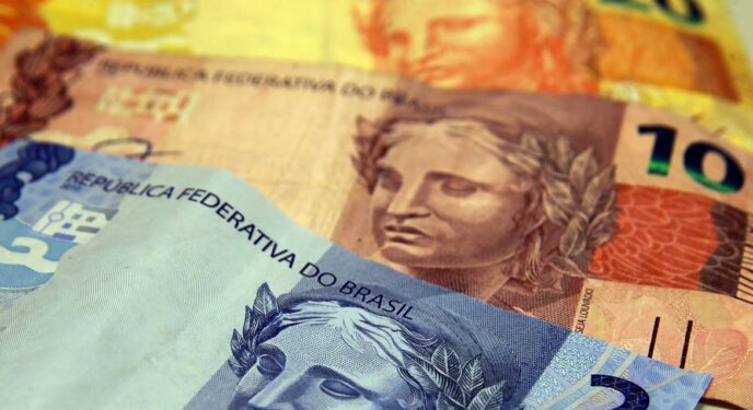 Governo já bloqueou R$ 3,8 bilhões da educação, saúde e outros