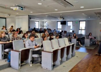Diplomata negro baiano faz palestra na Universidade dos presidentes da França